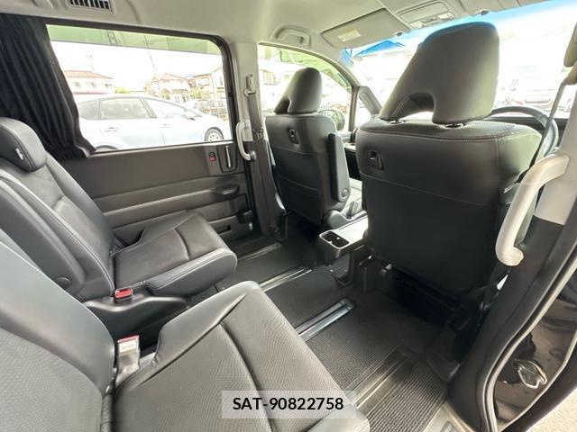 Honda e 2013-03 8855636-16