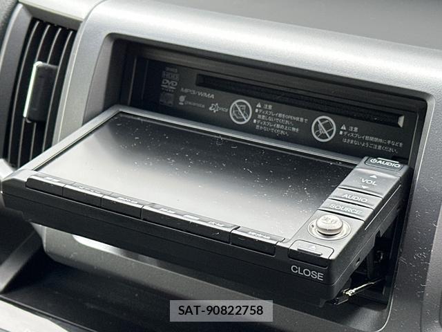 Honda e 2013-03 8855636-7