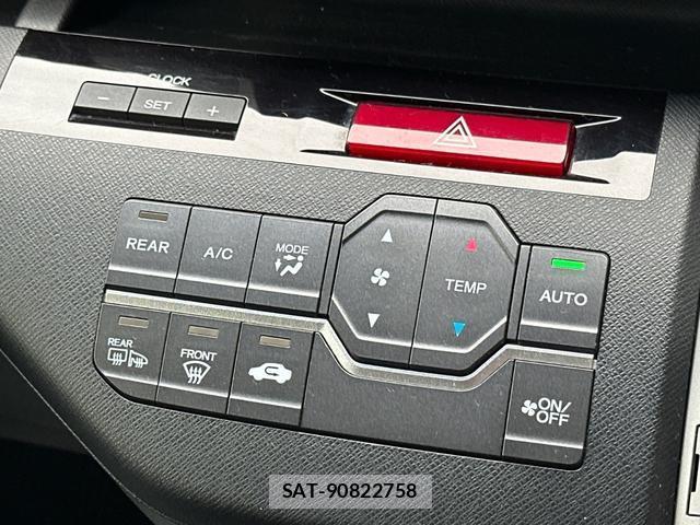 Honda e 2013-03 8855636-9