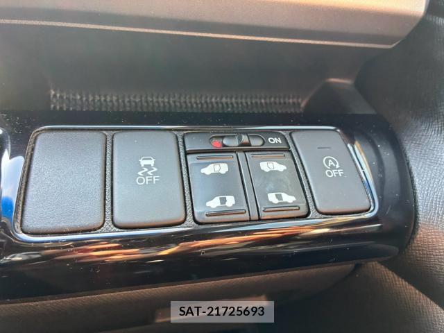 Honda e 2013-03 8855898-11