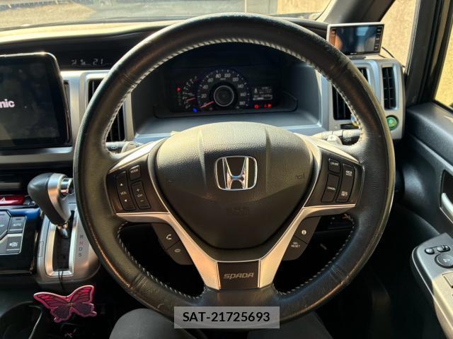Honda e 2013-03 8855898-13