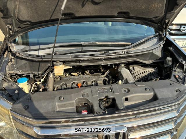Honda e 2013-03 8855898-19