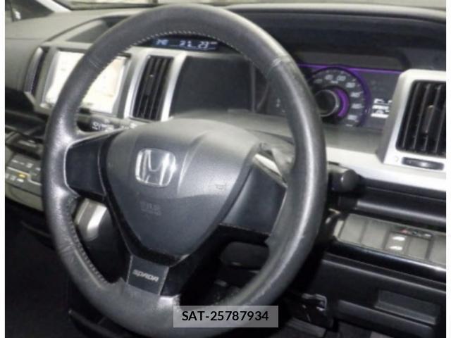 Honda e 2011-02 8856217-2