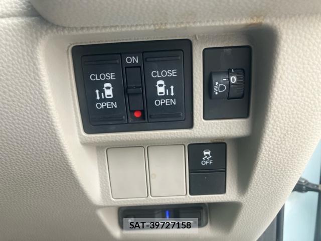 Honda e 2023-05 8853914-17