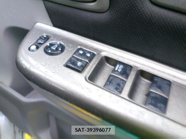 Honda e 2015-09 8854146-13