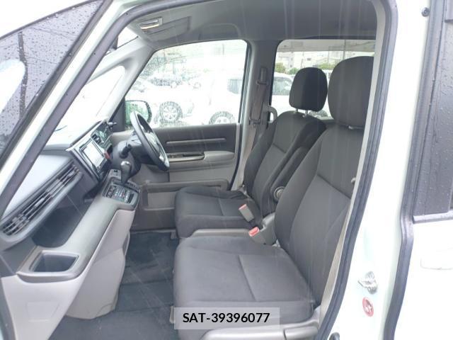 Honda e 2015-09 8854146-15