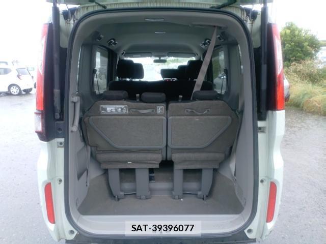 Honda e 2015-09 8854146-7