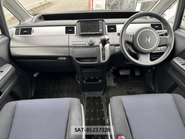 Honda e 2008-01 8854724-13