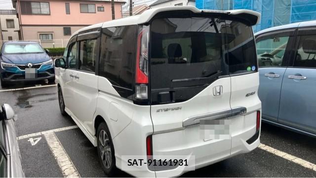 Honda e 2016-02 8855325-13