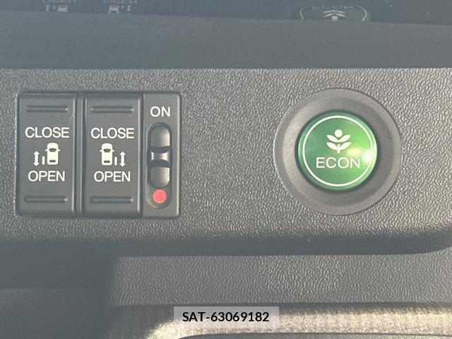 Honda e 2019-09 8855637-8