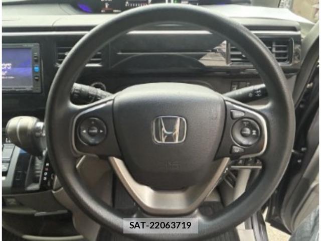 Honda e 2016-06 8855774-3