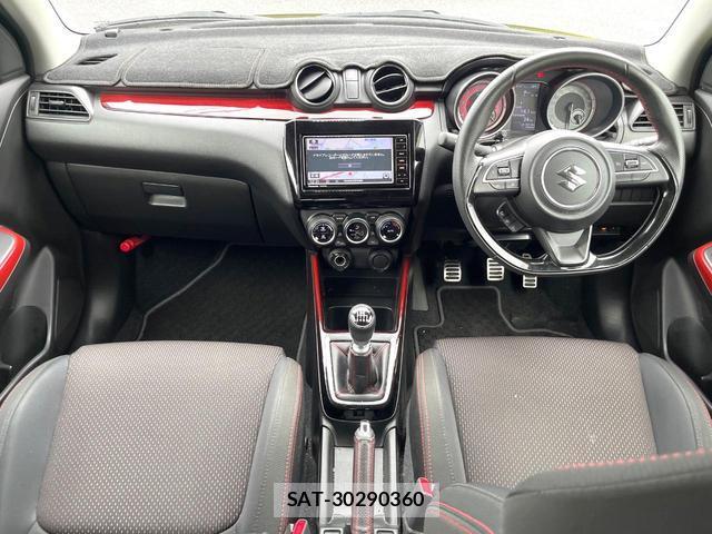 Suzuki SWIFT 2020-06 8855039-1
