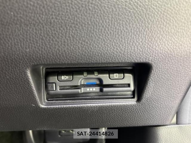 Suzuki SWIFT 2025-10 8856858-14