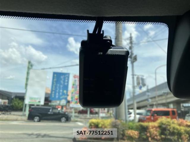Suzuki SWIFT 2023-12 8856724-16