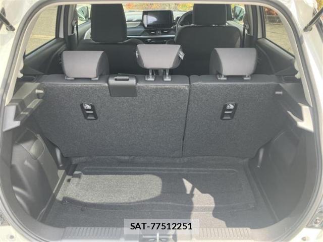 Suzuki SWIFT 2023-12 8856724-6