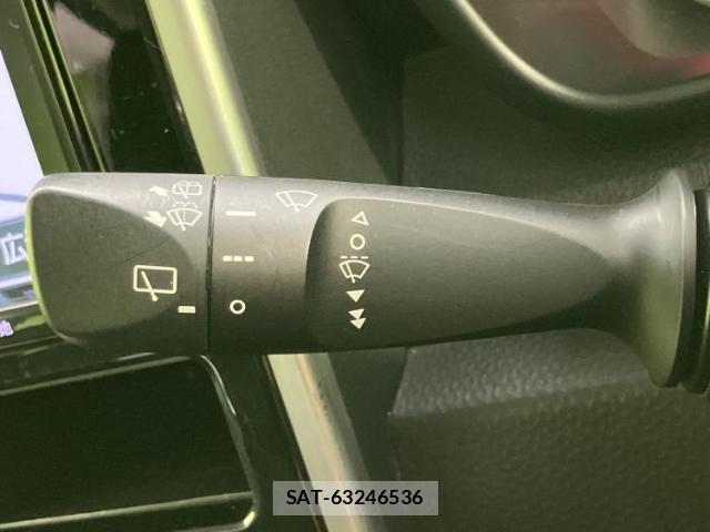 Toyota TANK 2018-03 8857050-16