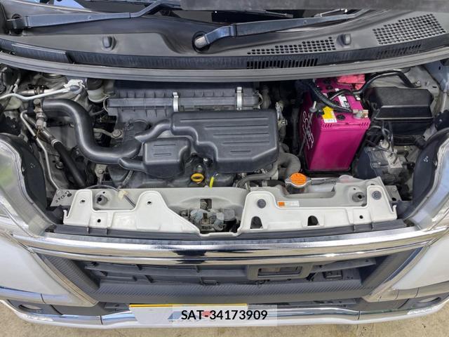 Daihatsu TANTO 2015-12 8853950-15