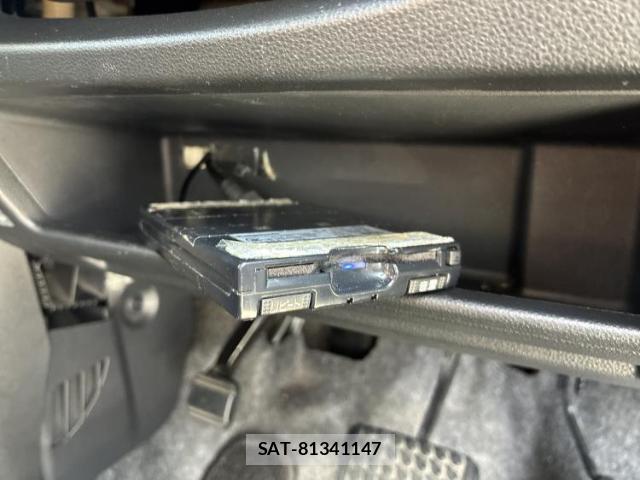 Daihatsu TANTO 2017-02 8854004-14