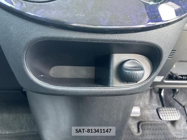 Daihatsu TANTO 2017-02 8854004-17