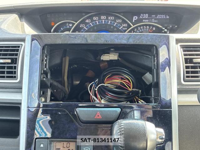 Daihatsu TANTO 2017-02 8854004-8