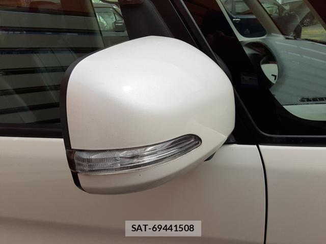 Daihatsu TANTO 2013-02 8855018-11
