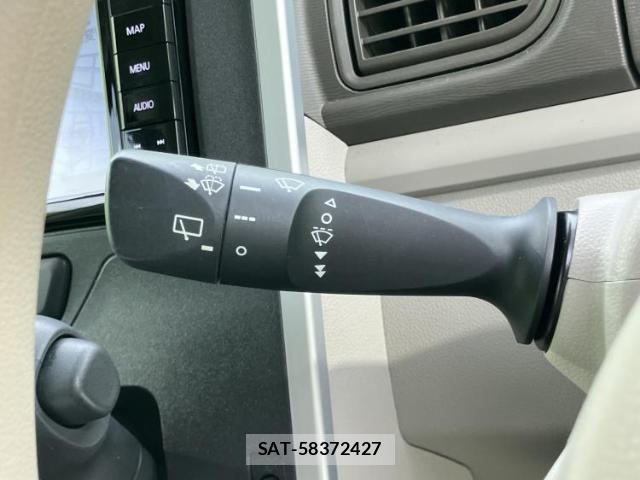 Daihatsu TANTO 2017-10 8855213-15