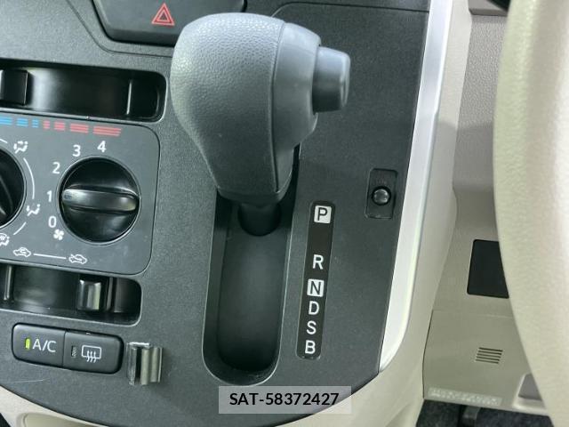 Daihatsu TANTO 2017-10 8855213-16
