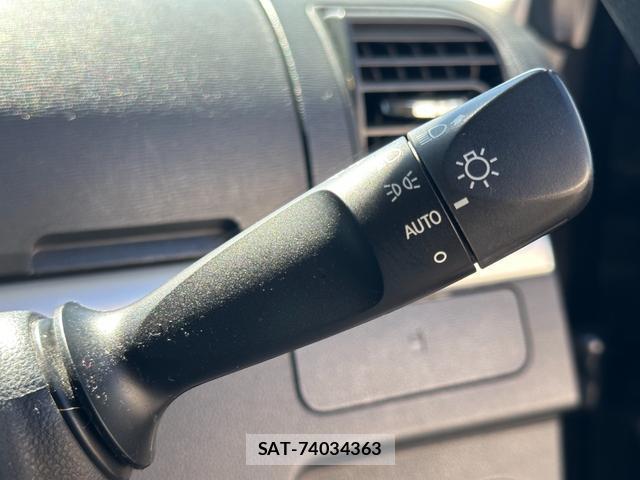 Daihatsu TANTO 2019-02 8856810-11