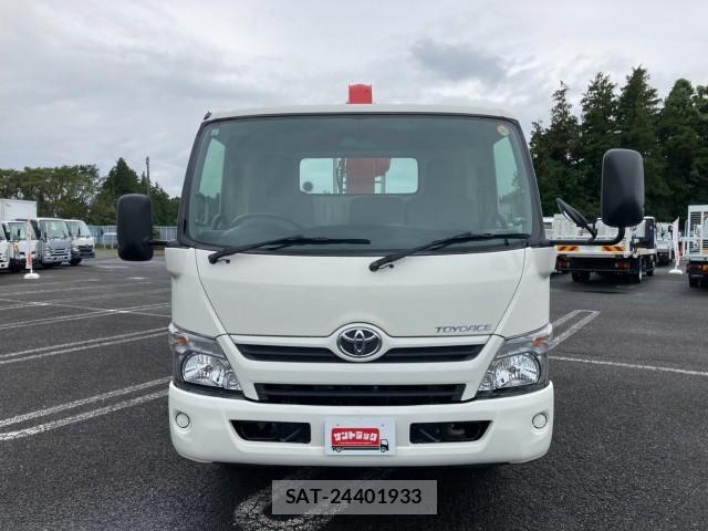 Toyota TOYOACE 2015-11 8855101-1