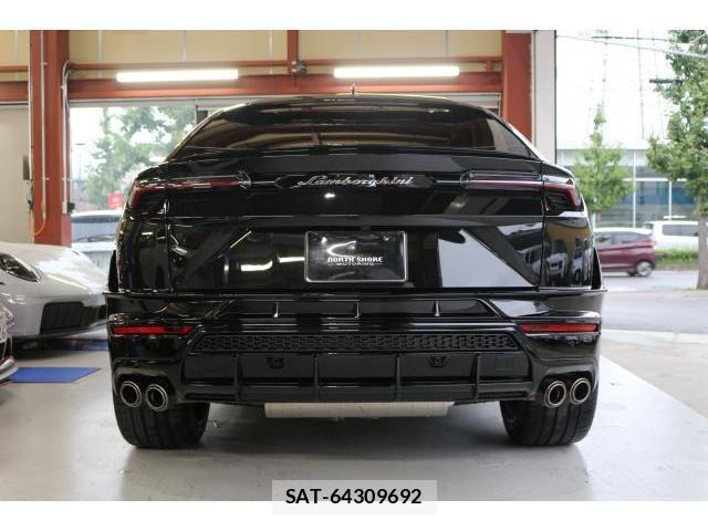 Lamborghini URUS 2024-05 8854501-1
