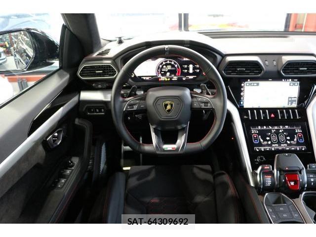 Lamborghini URUS 2024-05 8854501-17