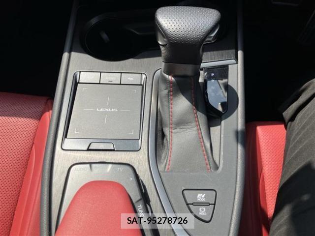 Lexus UX 2019-01 8854422-15