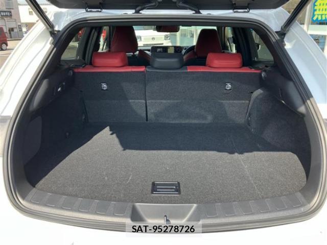 Lexus UX 2019-01 8854422-6