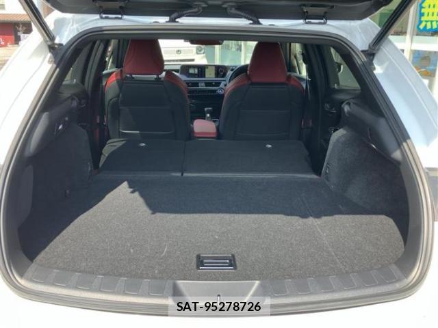 Lexus UX 2019-01 8854422-7