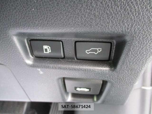 Lexus UX 2019-11 8854858-11