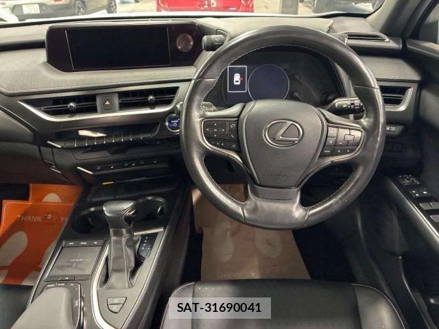 Lexus UX 2019-10 8855481-2