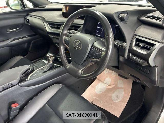 Lexus UX 2019-10 8855481-3