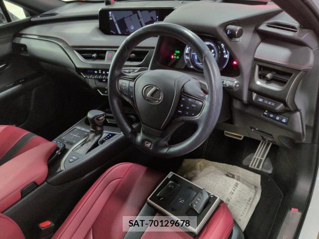 Lexus UX 2019-07 8855846-2