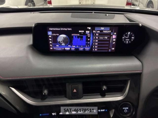 Lexus UX 2019-03 8855856-9