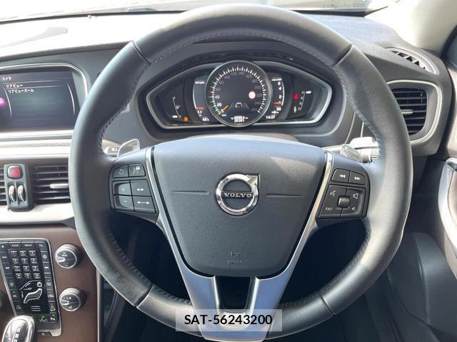 Volvo V40 2019-12 8853859-11