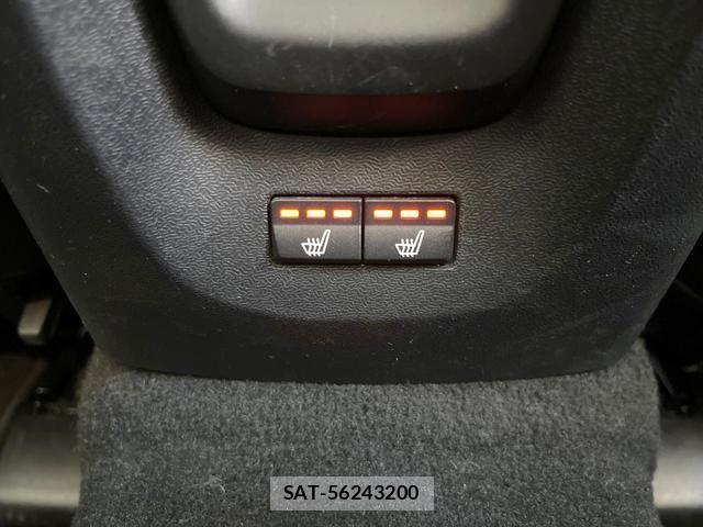 Volvo V40 2019-12 8853859-16