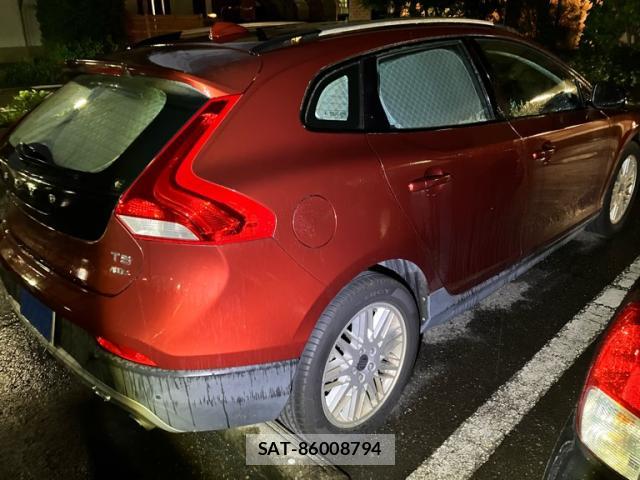 Volvo V40 2014-08 8854487-2