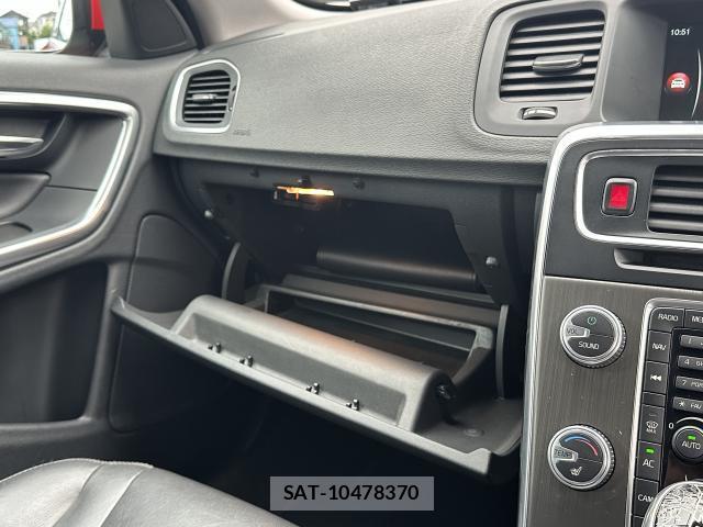 Volvo V60 2015-07 8854462-14