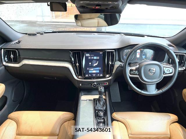 Volvo V60 2019-06 8854842-1