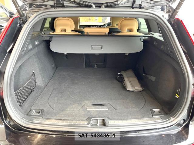 Volvo V60 2019-06 8854842-13