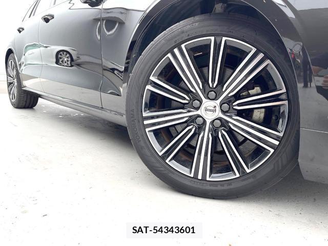 Volvo V60 2019-06 8854842-15