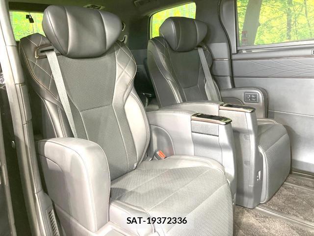 Toyota VELLFIRE 2023-10 8853986-8