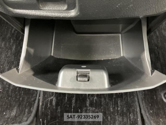 Toyota VELLFIRE 2013-02 8855212-12