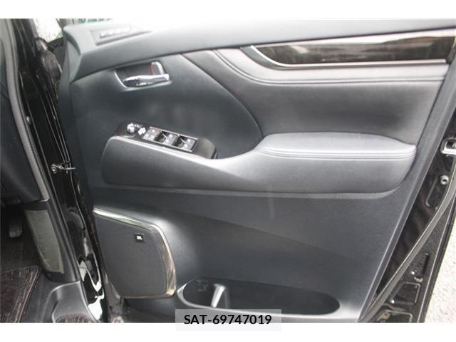 Toyota VELLFIRE 2017-07 8855603-16