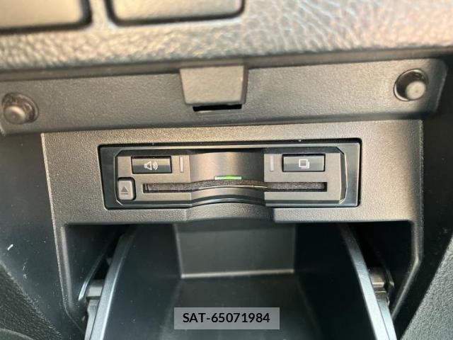 Toyota VELLFIRE 2017-08 8855702-17